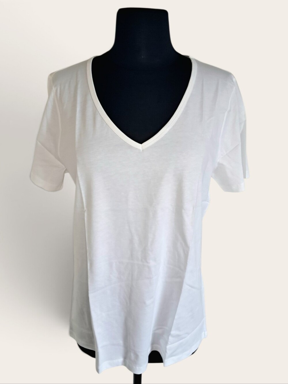 Ann Taylor Women's Pima Cotton White V-Neck Tee Size Large NWT